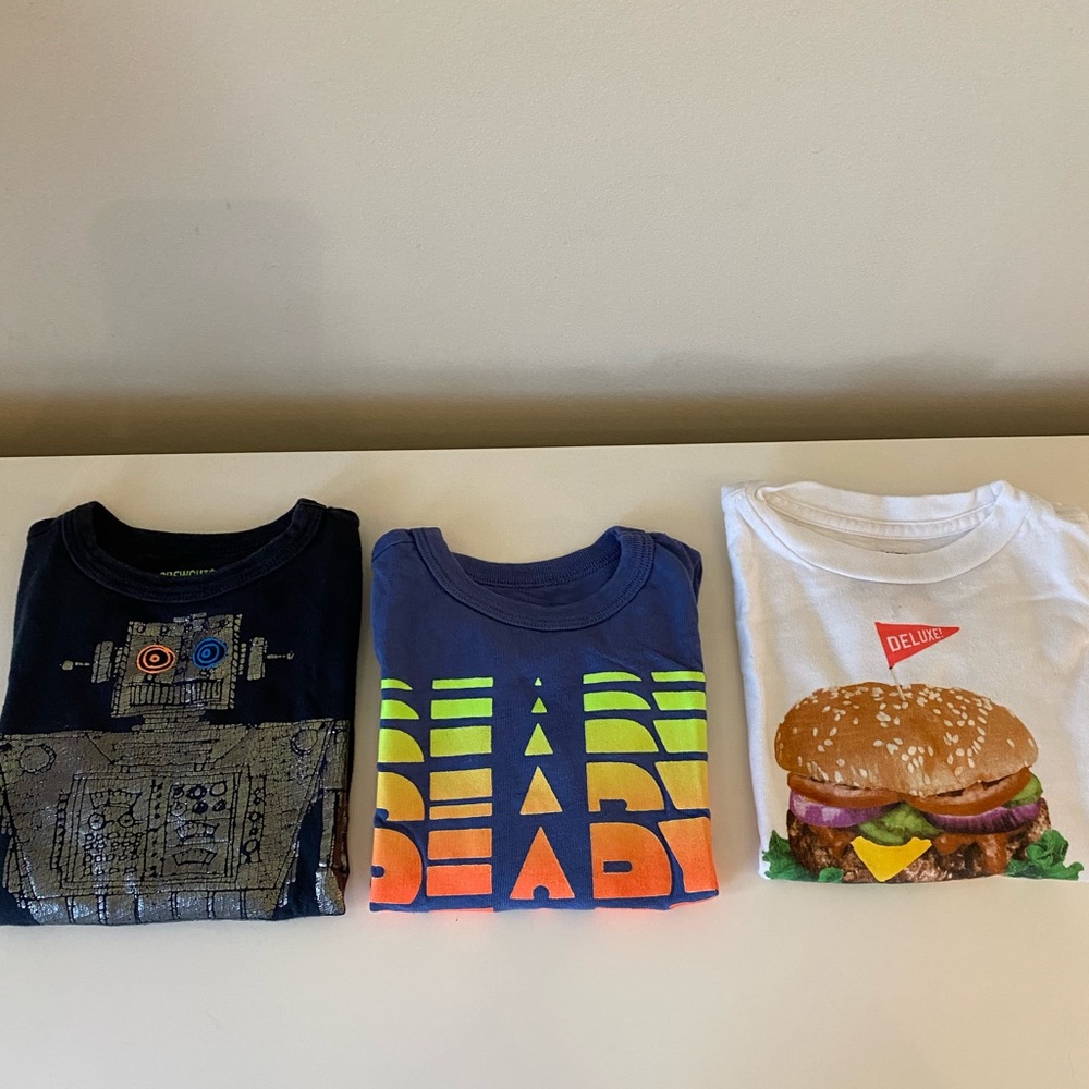 Crew it’s Bundle or 3 long sleeve t-shirts.